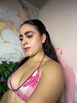 Snapshot of LILI_911 chatting on 06/20/26, 07:49 LILI 911 online show from 06/20/26, 07:49