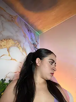 Snapshot of LILI_911 chatting on 07/17/26, 08:35 LILI 911 online show from 07/17/26, 08:35
