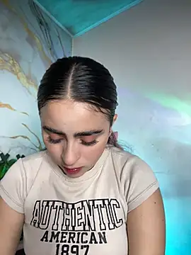 Snapshot of LILI_911 chatting on 07/18/26, 08:56 LILI 911 online show from 07/18/26, 08:56