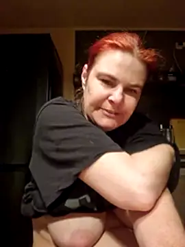Snapshot of GoldenWifee chatting on 07/15/26, 04:18 GoldenWifee online show from 07/15/26, 04:18