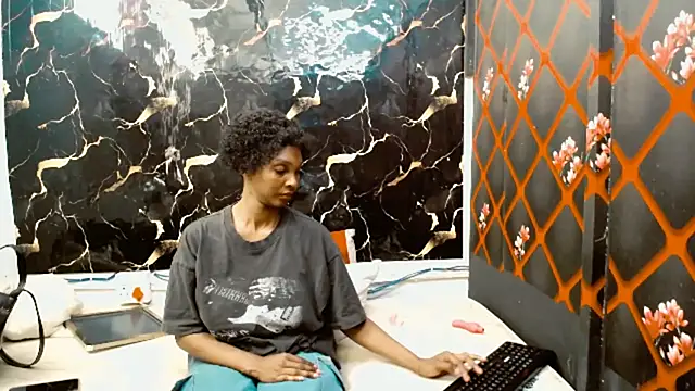 Snapshot of Caramelminxx_ chatting on 07/07/26, 07:45 Caramelminxx online show from 07/07/26, 07:45