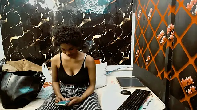 Snapshot of Caramelminxx_ chatting on 07/08/26, 07:24 Caramelminxx online show from 07/08/26, 07:24