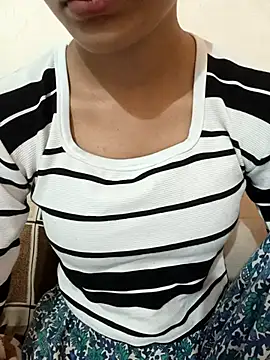 Snapshot of Nidhima-Singh chatting on 07/23/26, 05:22 Nidhima-Singh online show from 07/23/26, 05:22