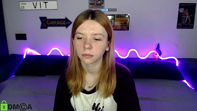 CarolInWonderland online show from 06/30/26, 06:36