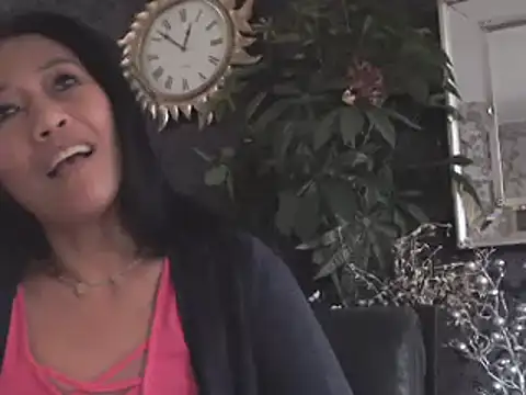 Snapshot of Hornygirltheone chatting on 12/04/24, 11:52 Hornygirltheone online show from 12/04/24, 11:52