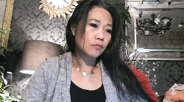 Snapshot of Hornygirltheone chatting on 02/04/25, 12:19 Hornygirltheone online show from 02/04/25, 12:19