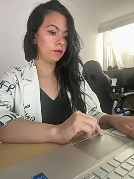 Snapshot of vanellopeFoxx chatting on 07/18/26, 03:49 vanellopeFoxx online show from 07/18/26, 03:49