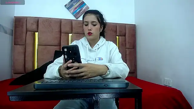 Snapshot of MIA_COINS chatting on 06/25/26, 04:12 MIA COINS online show from 06/25/26, 04:12