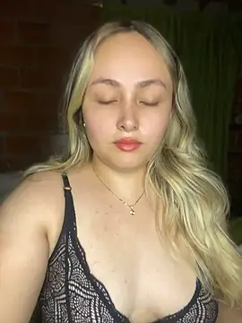 Snapshot of Rositafresitaa chatting on 06/26/26, 01:54 Rositafresitaa online show from 06/26/26, 01:54