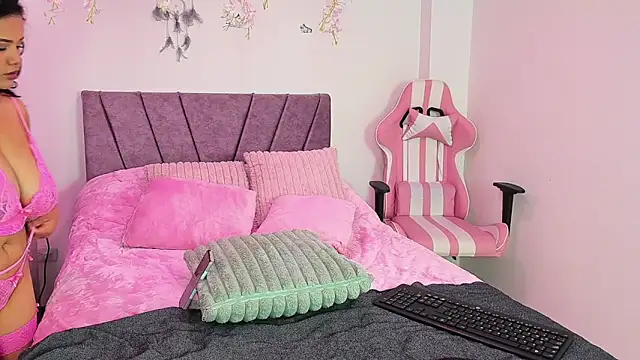 NahomyEvans online show from 06/12/26, 12:26