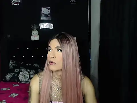 Snapshot of madame_kitty chatting on 07/08/26, 09:08 madame kitty online show from 07/08/26, 09:08