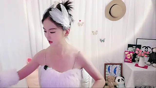 Snapshot of Ella-008 chatting on 06/15/26, 05:31 Ella-008 online show from 06/15/26, 05:31