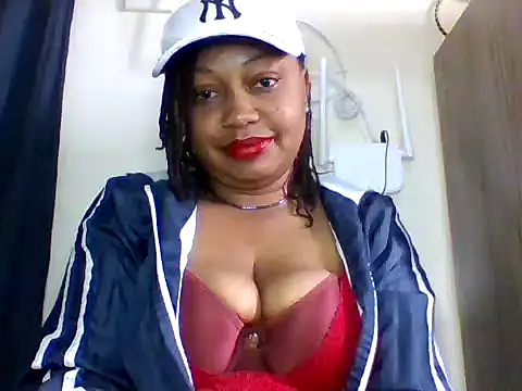 Snapshot of maggymiss chatting on 07/18/26, 11:14 maggymiss online show from 07/18/26, 11:14