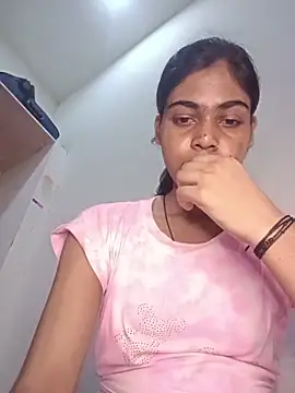 Snapshot of aapki_priya chatting on 06/08/26, 04:40 aapki priya online show from 06/08/26, 04:40