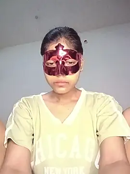 Snapshot of aapki_priya chatting on 07/18/26, 04:05 aapki priya online show from 07/18/26, 04:05