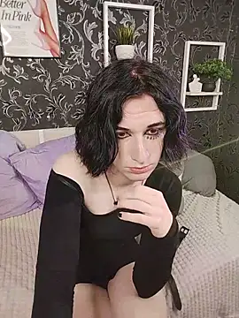 MickeQuinee online show from 06/07/26, 10:41