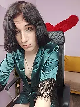 Snapshot of MickeQuinee chatting on 06/25/26, 11:26 MickeQuinee online show from 06/25/26, 11:26