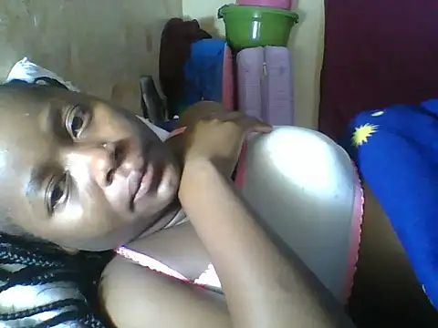 Snapshot of Rehemaj5 chatting on 06/21/26, 01:52 Rehemaj5 online show from 06/21/26, 01:52