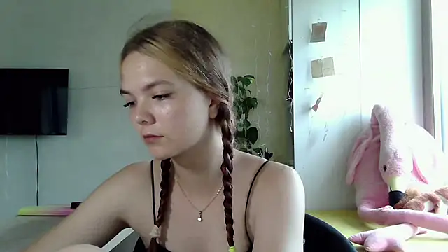 Snapshot of AvrilGillig chatting on 07/10/26, 01:03 AvrilGillig online show from 07/10/26, 01:03
