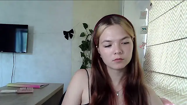 Snapshot of AvrilGillig chatting on 07/15/26, 07:35 AvrilGillig online show from 07/15/26, 07:35