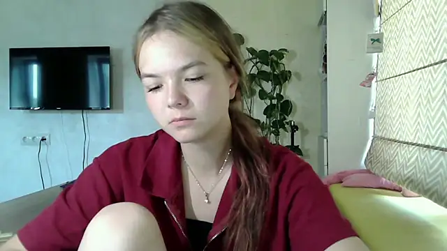 Snapshot of AvrilGillig chatting on 07/23/26, 10:13 AvrilGillig online show from 07/23/26, 10:13