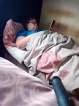 oksana72 online show from 10/22/25, 07:41