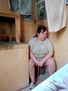Snapshot of oksana72 chatting on 04/29/26, 07:34 oksana72 online show from 04/29/26, 07:34