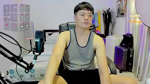 Snapshot of clarkdangerous chatting on 06/30/26, 12:22 clarkdangerous online show from 06/30/26, 12:22