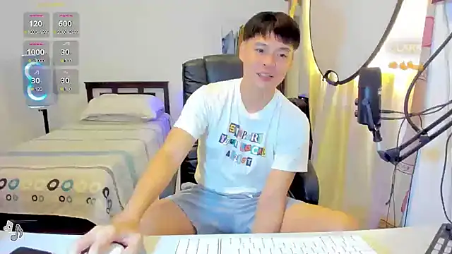 Snapshot of clarkdangerous chatting on 07/08/26, 12:04 clarkdangerous online show from 07/08/26, 12:04