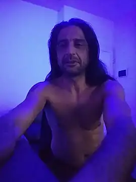 Nightcrawlers online show from 06/21/26, 02:25