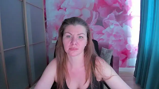Snapshot of LunaKissesx chatting on 06/14/26, 11:23 LunaKissesx online show from 06/14/26, 11:23