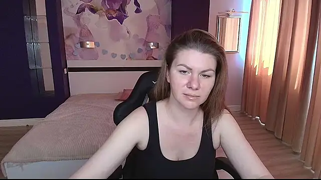 Snapshot of LunaKissesx chatting on 06/18/26, 11:25 LunaKissesx online show from 06/18/26, 11:25