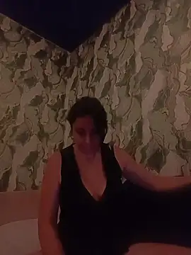 Snapshot of MichelleWoood chatting on 08/01/26, 05:34 MichelleWoood online show from 08/01/26, 05:34