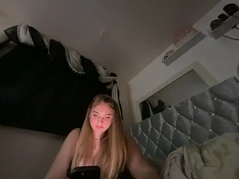 Violetsinxx online show from 06/14/26, 02:24