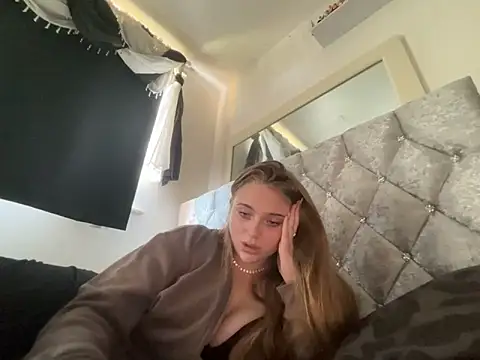 Violetsinxx online show from 06/14/26, 02:30