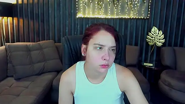Snapshot of Livia_Shy chatting on 06/20/26, 11:46 Livia Shy online show from 06/20/26, 11:46