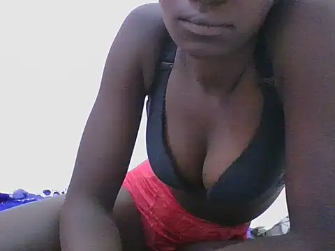 Snapshot of ebonypetite2 chatting on 07/18/26, 04:27 ebonypetite2 online show from 07/18/26, 04:27