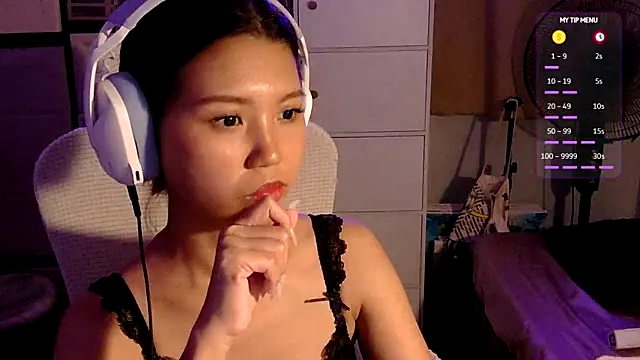 urgrl portia online show from 06/19/26, 12:09