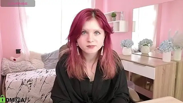 Snapshot of Fox__Cute chatting on 06/20/26, 02:14 Fox Cute online show from 06/20/26, 02:14