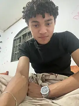 Snapshot of Guilhermesousaferro chatting on 06/14/26, 12:41 Guilhermesousaferro online show from 06/14/26, 12:41