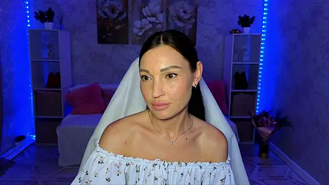 NikoleMills online show from 06/21/26, 06:05