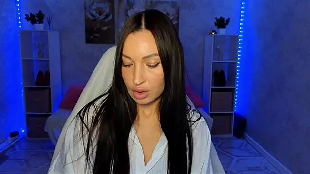 NikoleMills online show from 06/29/26, 05:14