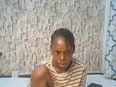 Snapshot of Polly_sexy001 chatting on 06/11/26, 12:19 Polly sexy001 online show from 06/11/26, 12:19