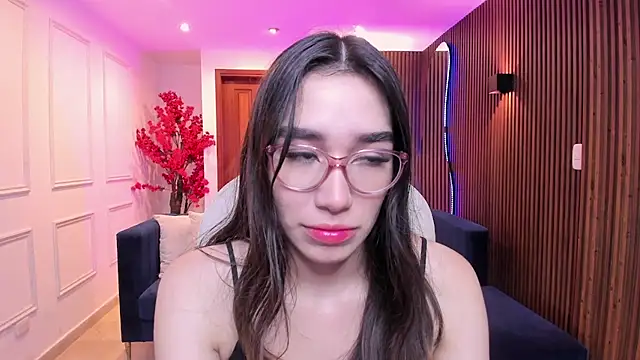 Snapshot of Emma_caarter_ chatting on 08/04/26, 03:43 Emma caarter online show from 08/04/26, 03:43