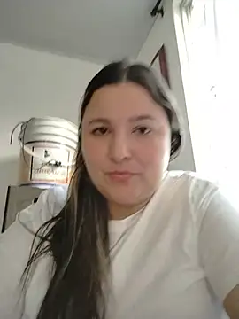Snapshot of KatBennett chatting on 07/17/26, 11:17 KatBennett online show from 07/17/26, 11:17
