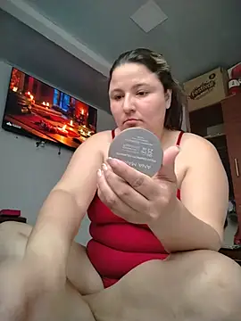 Snapshot of KatBennett chatting on 07/19/26, 03:38 KatBennett online show from 07/19/26, 03:38