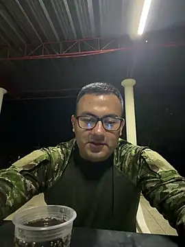 Snapshot of jonny_mili chatting on 07/03/26, 12:17 jonny mili online show from 07/03/26, 12:17
