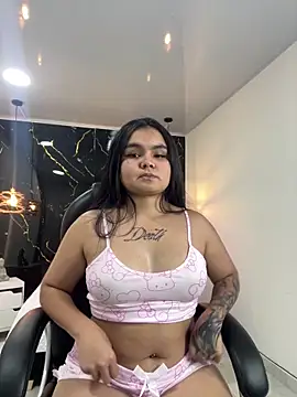 Snapshot of TifanyRoseX chatting on 06/15/26, 07:05 TifanyRoseX online show from 06/15/26, 07:05