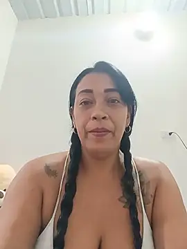 candelahot10 online show from 07/03/26, 01:50