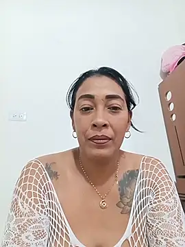 candelahot10 online show from 07/08/26, 04:00